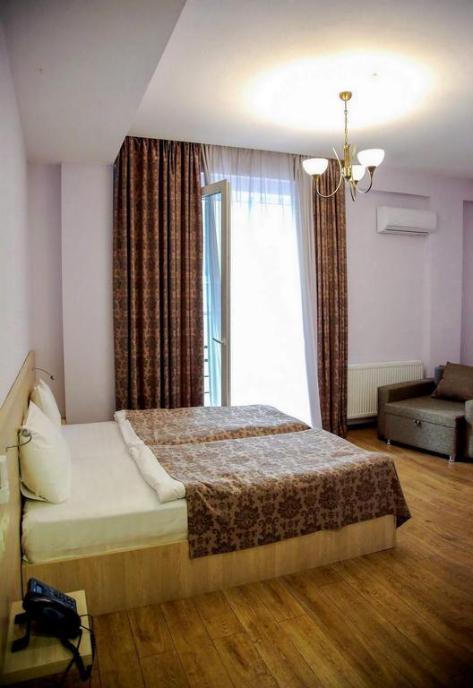 Hotel Feri Tbilisi ภายนอก รูปภาพ
