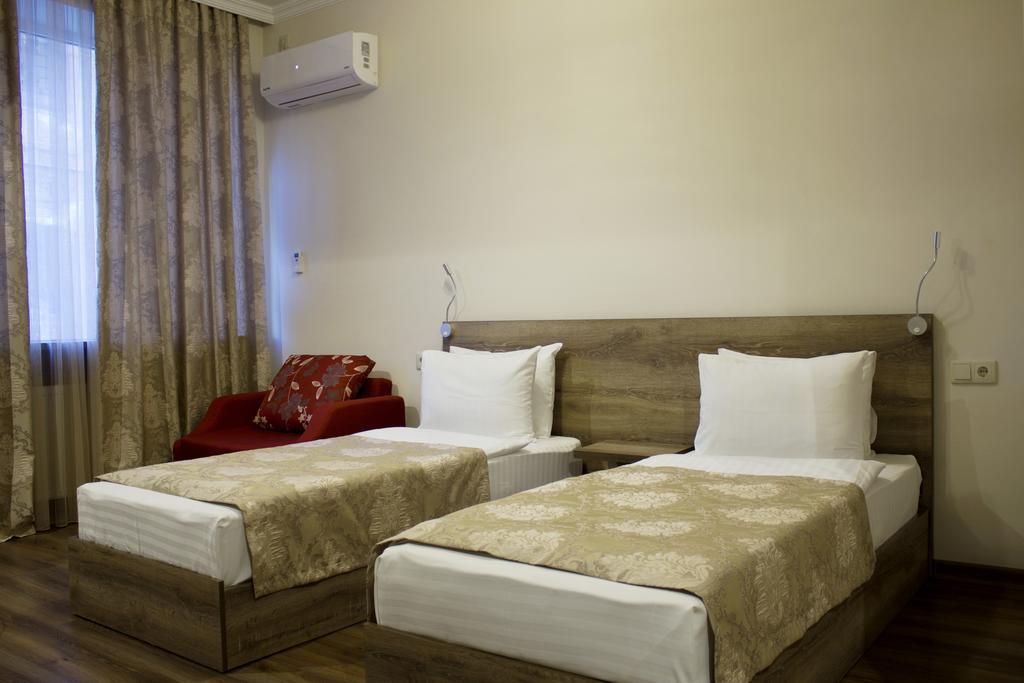 Hotel Feri Tbilisi ภายนอก รูปภาพ